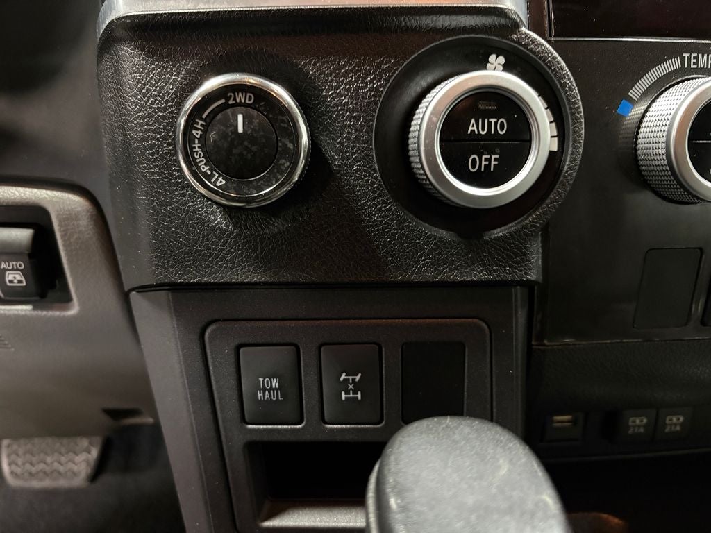 2020 Toyota Sequoia Limited Power moonroof