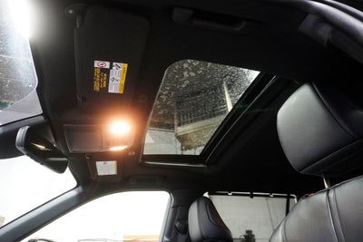 2023 Toyota Highlander XSE Power moonroof & Navigation