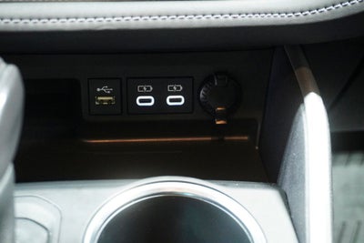 2023 Toyota Highlander XSE Power moonroof & Navigation