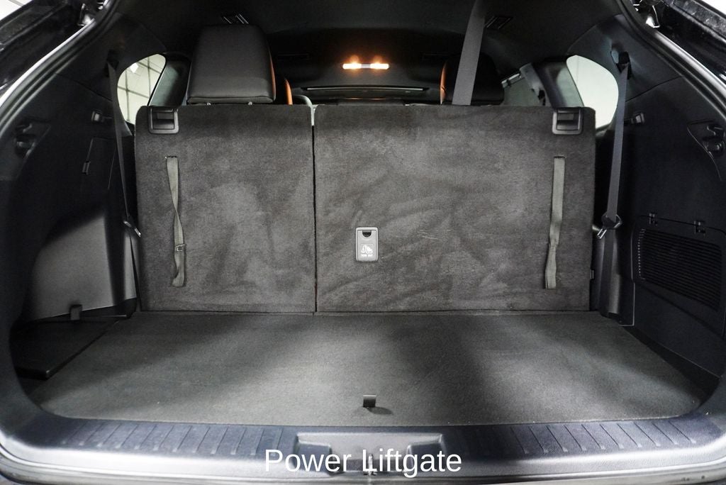 2023 Toyota Highlander XSE Power moonroof & Navigation