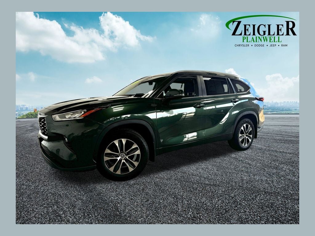 2024 Toyota Highlander XLE Power moonroof