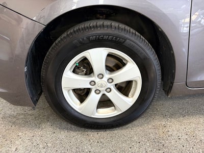 2011 Toyota Sienna LE 8 Passenger