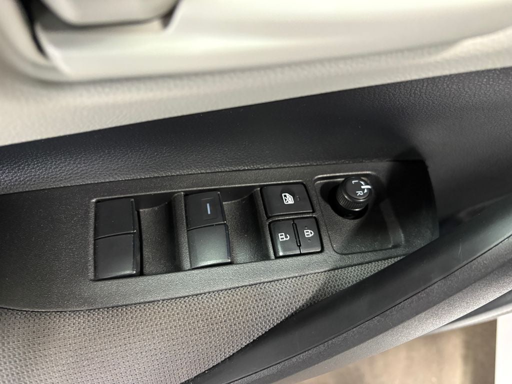 2025 Toyota Corolla LE Apple CarPlay/Android Auto