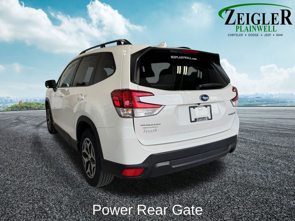 2022 Subaru Forester Premium Blind Spot Detection w/RCTA & Power Rear Gate