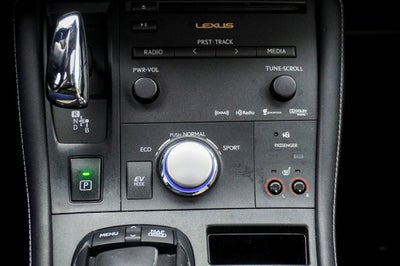 2013 Lexus CT 200h Navigation System & Power moonroof