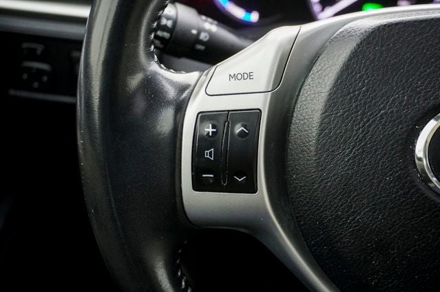 2013 Lexus CT 200h Navigation System & Power moonroof