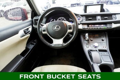 2013 Lexus CT 200h Navigation System & Power moonroof