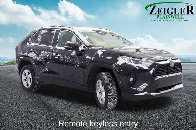 2020 Toyota RAV4 Hybrid XLE Moonroof & Backup Camera