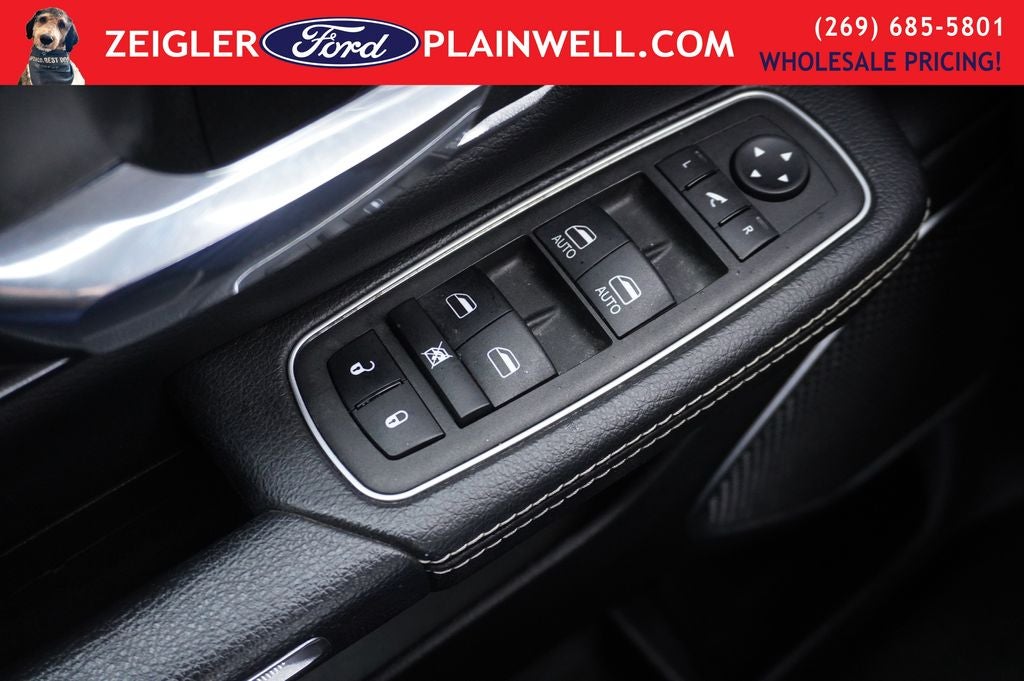 2023 RAM 1500 Laramie CREW CAB 4x4 Navigation Heated Front Leather Heate