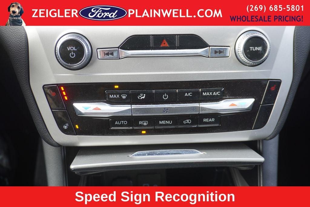 2022 Ford Explorer XLT 202A Pkg 4x4 Heated Leather & Steering Navigation