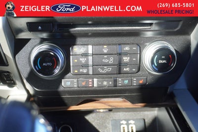 2016 Ford F-150 Lariat Crew Cab 4x4 Heated Leather NAV Chrome Pkg Tow Pkg