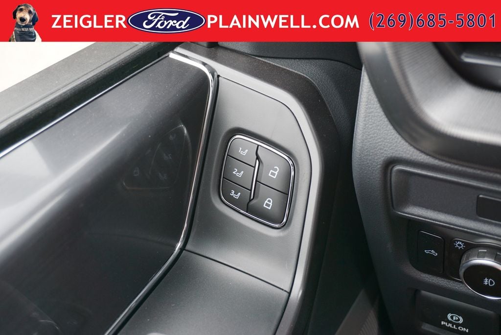 2026 Ford F-150 Lariat BLACK APPEARANCE PKG TWIN PANEL ROOF 20" BLACK WH