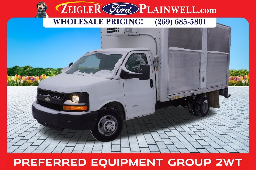 2015 Chevrolet Express 4500 Base Cutaway