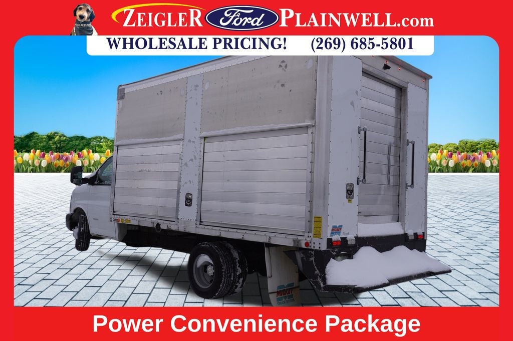 2015 Chevrolet Express 4500 Base Cutaway