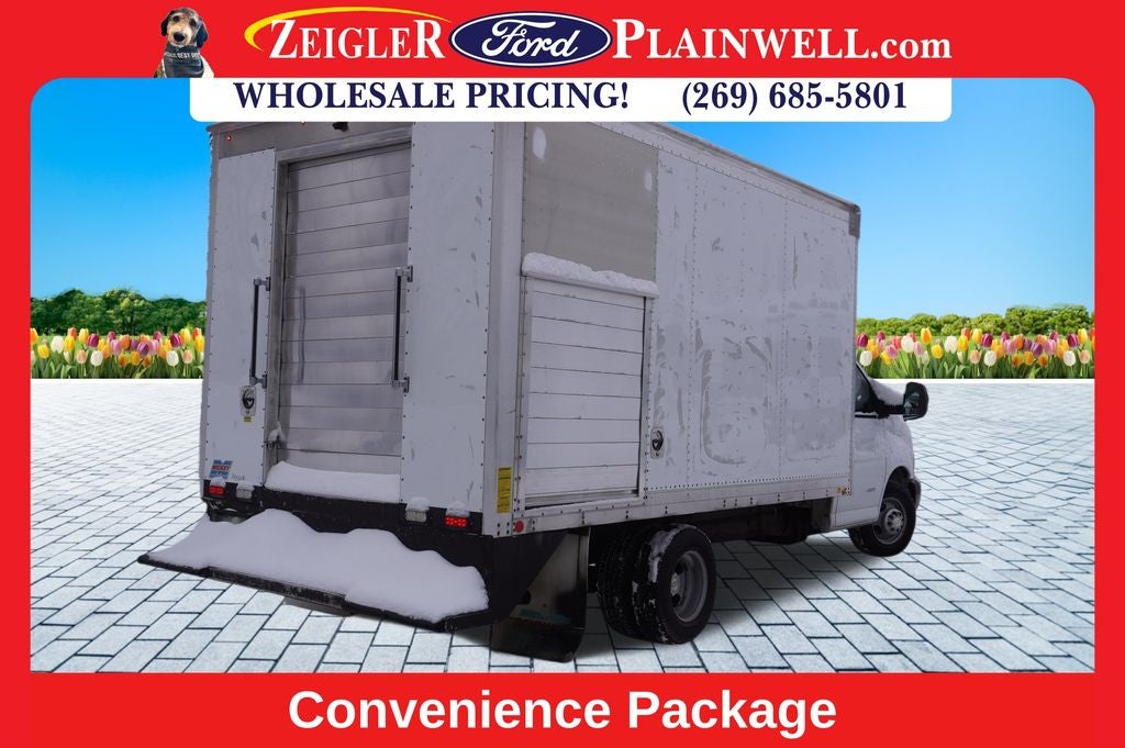 2015 Chevrolet Express 4500 Base Cutaway