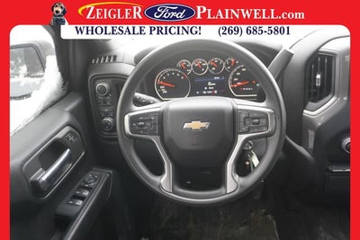 2022 Chevrolet Silverado 1500 LTD Custom CREW CAB 4X4 BLACK APPEARANCE PLG 20' WHEELS