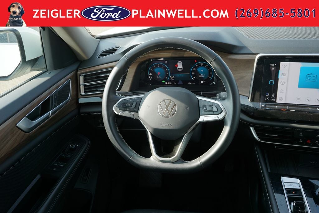 2025 Volkswagen Atlas 2.0T SE w/Technology