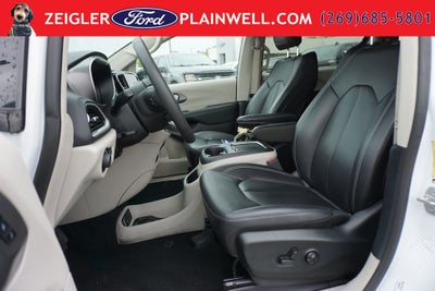 2024 Chrysler Pacifica Touring L Leather Rear Camera Power Sliding Doors
