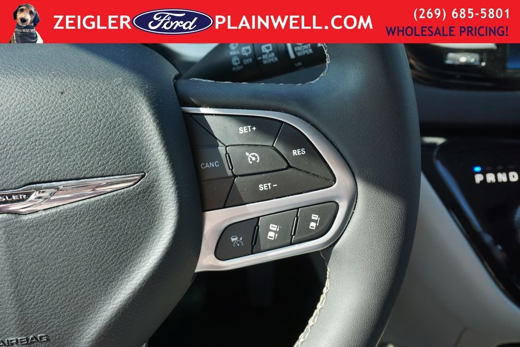 2024 Chrysler Pacifica Touring L Leather Quad Seats Power Doors Rear Camera