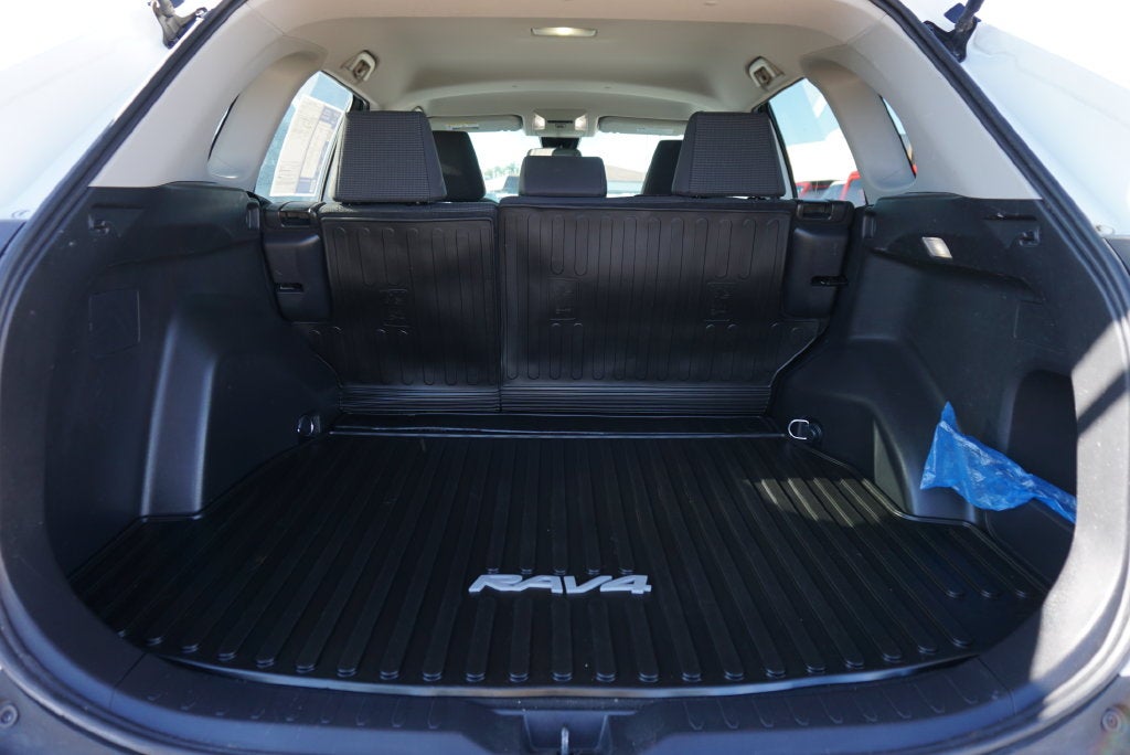 2022 Toyota RAV4 LE AWD Blind Spot Pkg Rear Camera