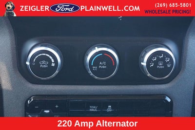 2019 RAM 3500 Tradesman Crew Cab 4x4 V8 6.4 Liter Hemi Fiberglass Topper T