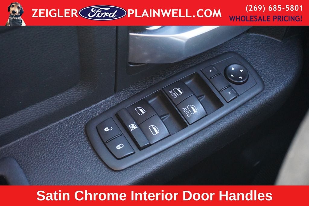 2019 RAM 3500 Tradesman Crew Cab 4x4 V8 6.4 Liter Hemi Fiberglass Topper T