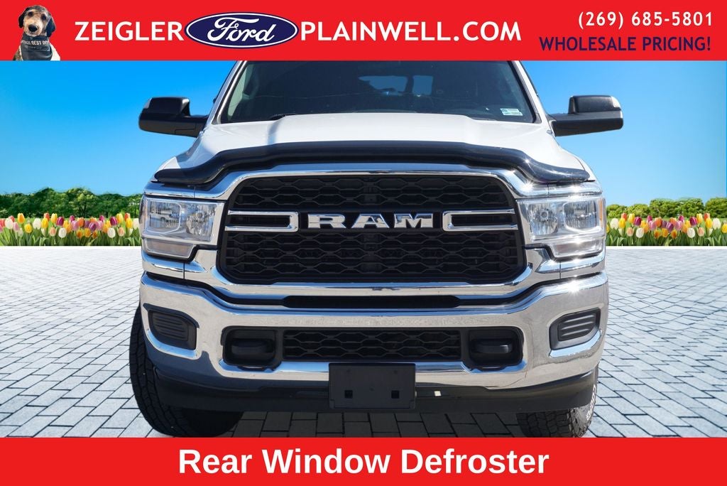 2019 RAM 3500 Tradesman Crew Cab 4x4 V8 6.4 Liter Hemi Fiberglass Topper T