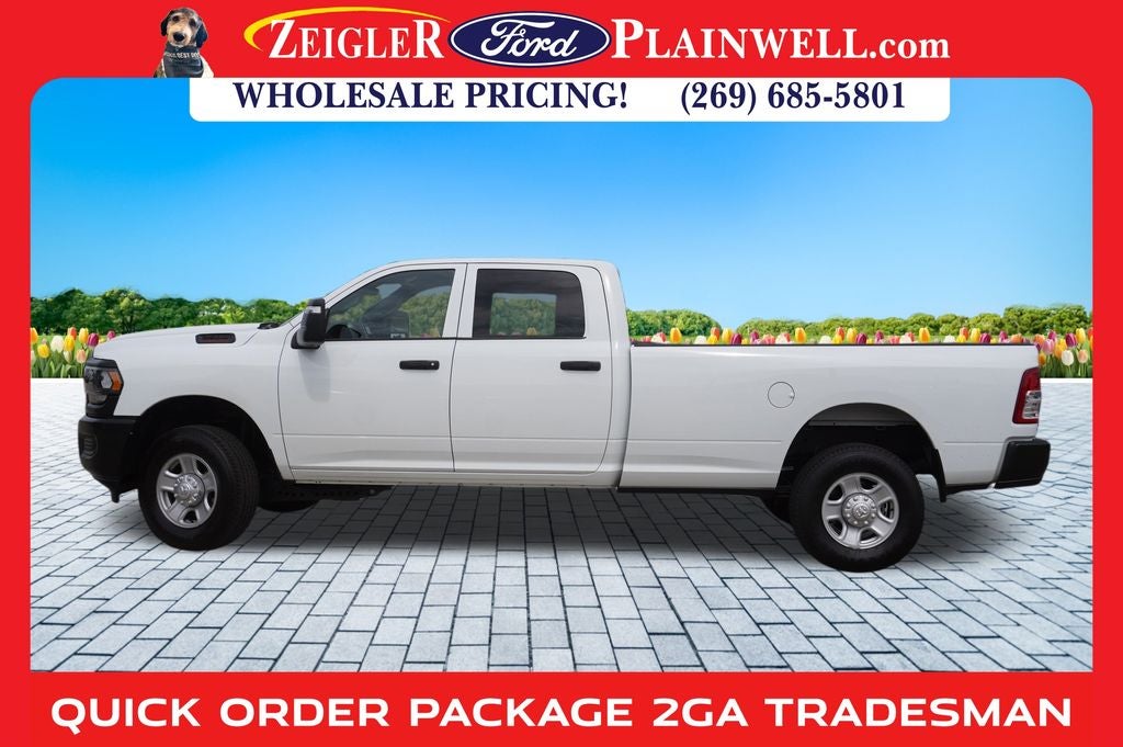 2023 RAM 3500 Tradesman 4x4 CREW CAB LONG BOX 6.4L V8 Navigation HD Vinyl