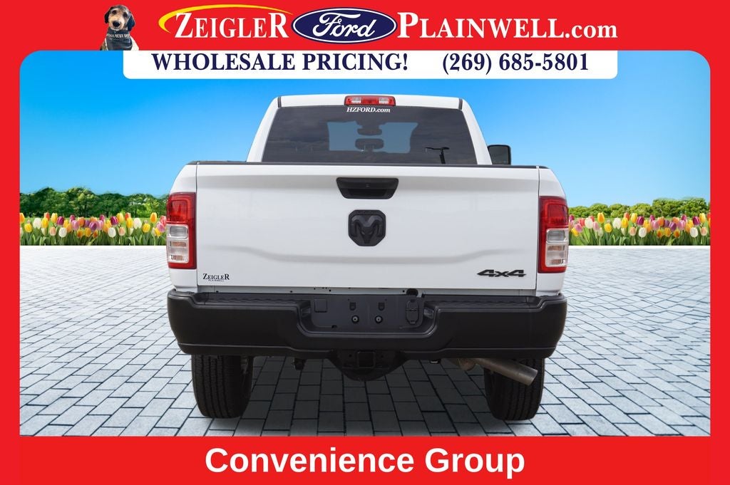 2023 RAM 3500 Tradesman 4x4 CREW CAB LONG BOX 6.4L V8 Navigation HD Vinyl