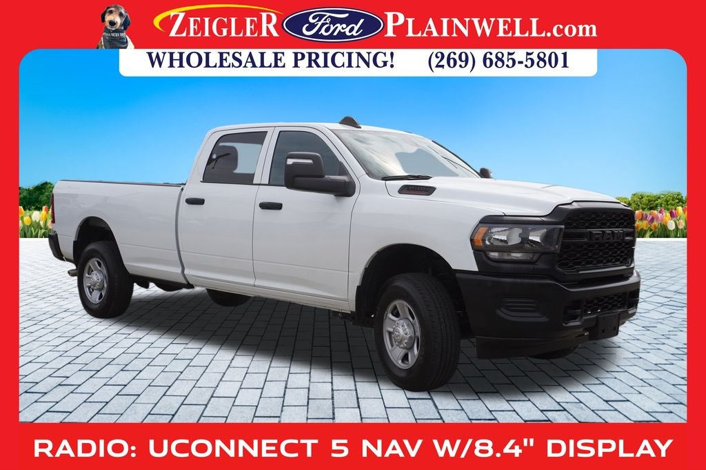 2023 RAM 3500 Tradesman 4x4 CREW CAB LONG BOX 6.4L V8 Navigation HD Vinyl