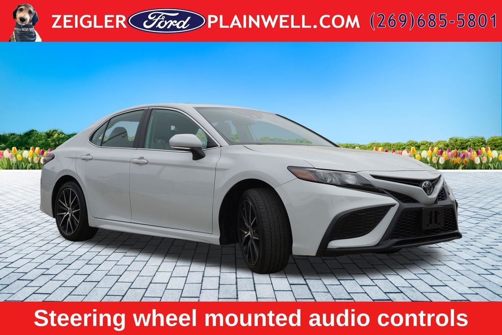 2022 Toyota Camry SE Power Moonroof Heated Combo Seats Rear Camera