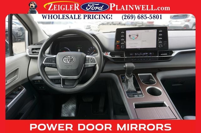 2021 Toyota Sienna LE 8 Passenger