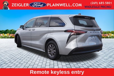 2021 Toyota Sienna LE 8 Passenger