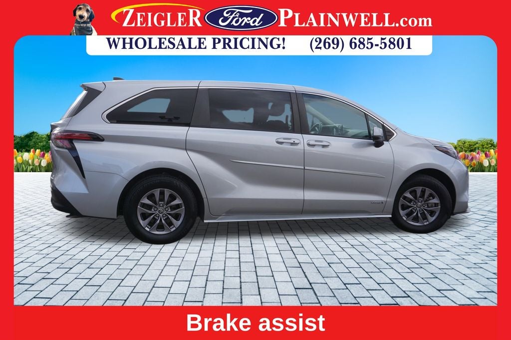 2021 Toyota Sienna LE 8 Passenger