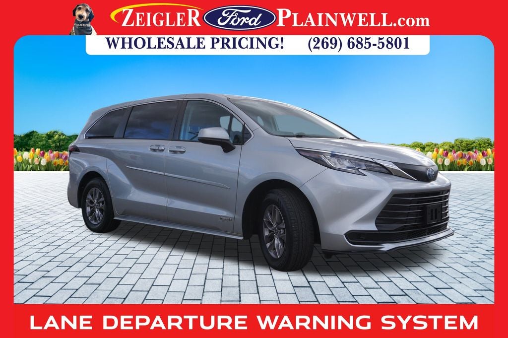 2021 Toyota Sienna LE 8 Passenger