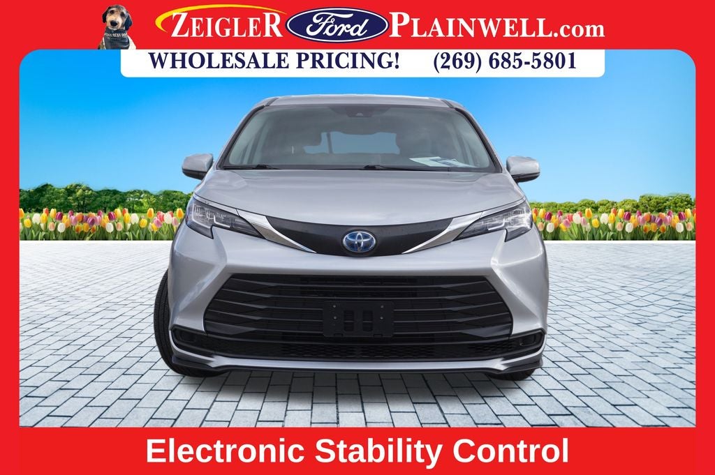 2021 Toyota Sienna LE 8 Passenger