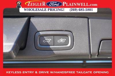 2018 Volvo XC60 T6 Momentum AWD Pano Roof NAV H Leather Vision & Advanced HUD