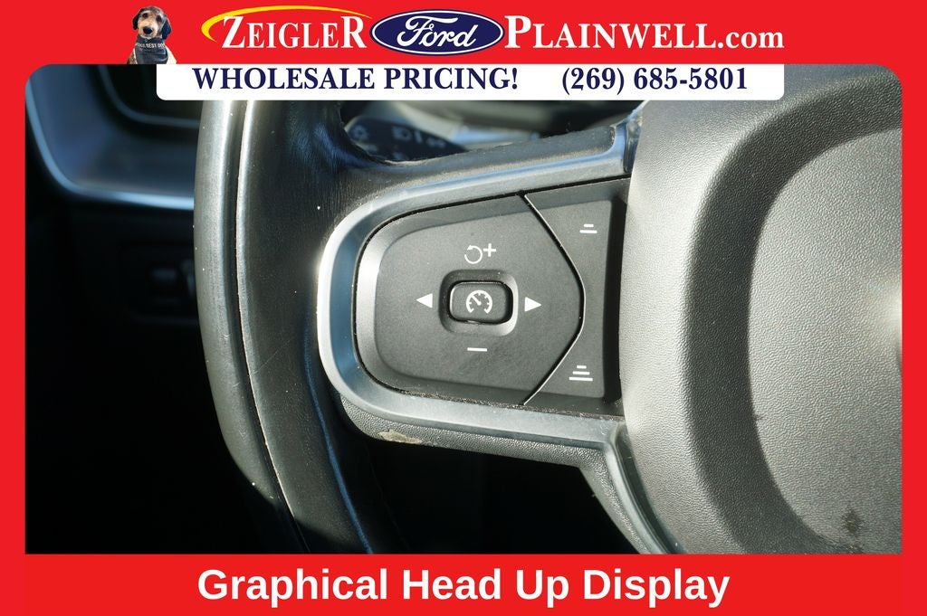 2018 Volvo XC60 T6 Momentum AWD Pano Roof NAV H Leather Vision & Advanced HUD