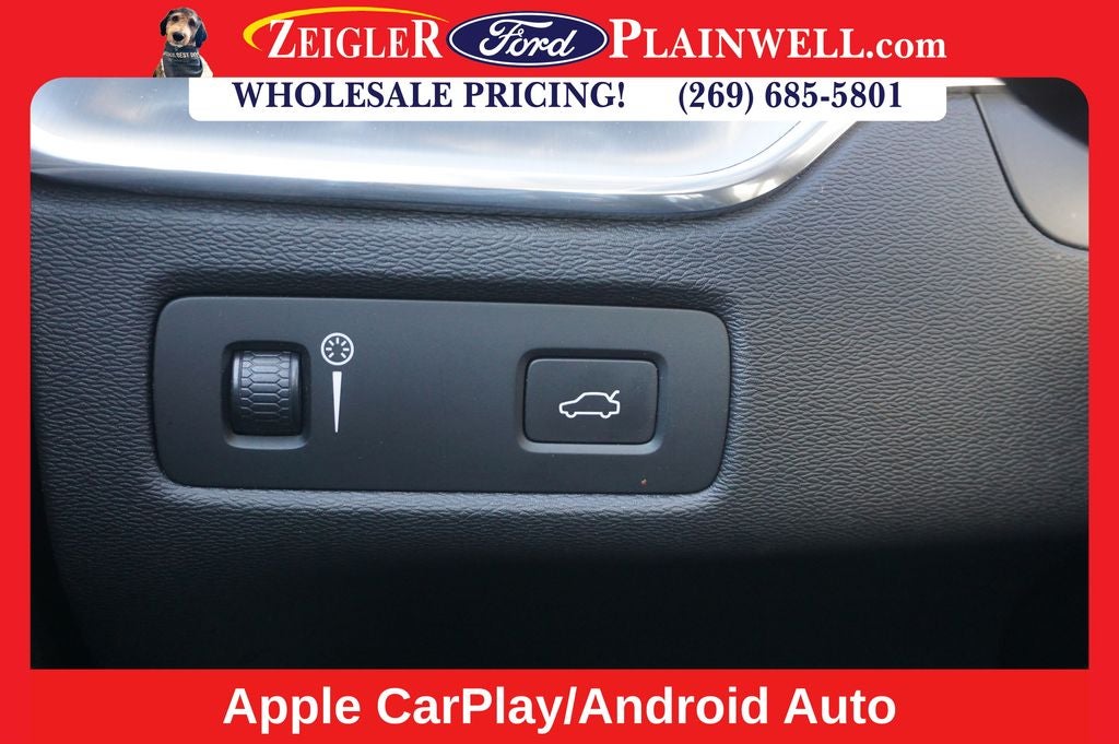 2018 Volvo XC60 T6 Momentum AWD Pano Roof NAV H Leather Vision & Advanced HUD