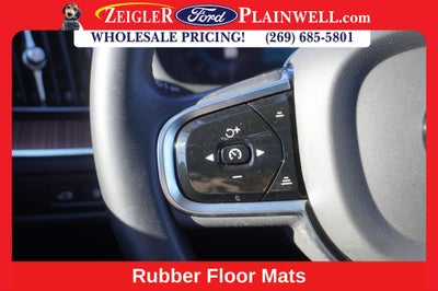 2023 Volvo XC60 Recharge Plug-In Hybrid T8 Plus Dark Theme