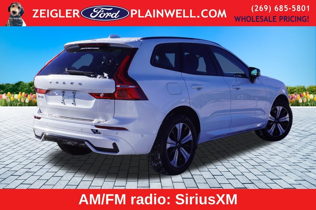 2023 Volvo XC60 Recharge Plug-In Hybrid T8 Plus Dark Theme