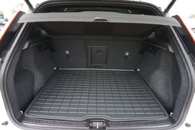 2024 Volvo XC40 B5 Core