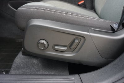 2024 Volvo XC40 B5 Core