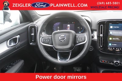 2024 Volvo XC40 B5 Core AWD