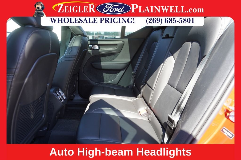 2023 Volvo XC40 B5 Plus Dark Theme AWD HEATED LEATHER POWER MOONROOF NAV