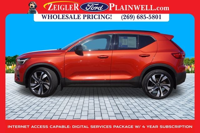 2023 Volvo XC40 B5 Plus Dark Theme AWD HEATED LEATHER POWER MOONROOF NAV
