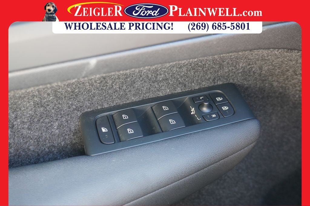 2023 Volvo XC40 B5 Plus Dark Theme AWD HEATED LEATHER POWER MOONROOF NAV