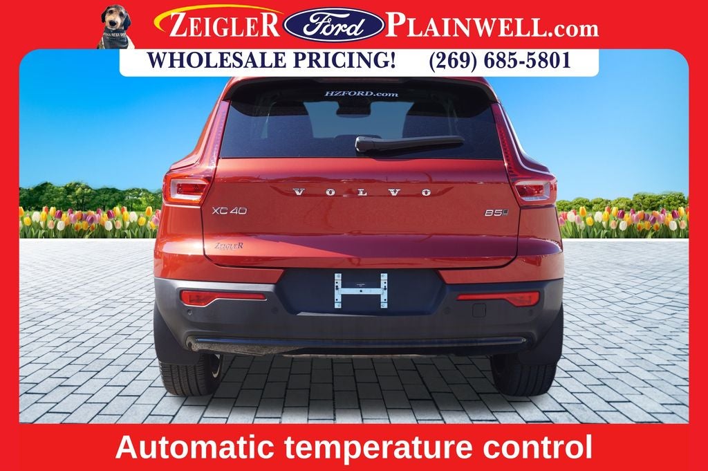 2023 Volvo XC40 B5 Plus Dark Theme AWD HEATED LEATHER POWER MOONROOF NAV