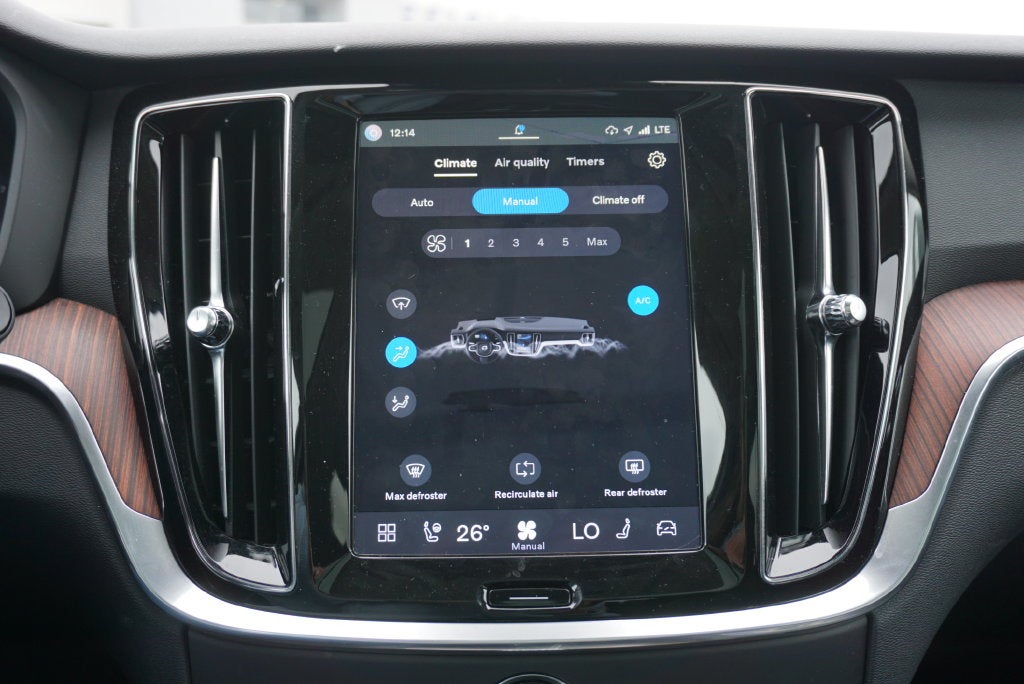 2025 Volvo V60 Cross Country B5 Plus
