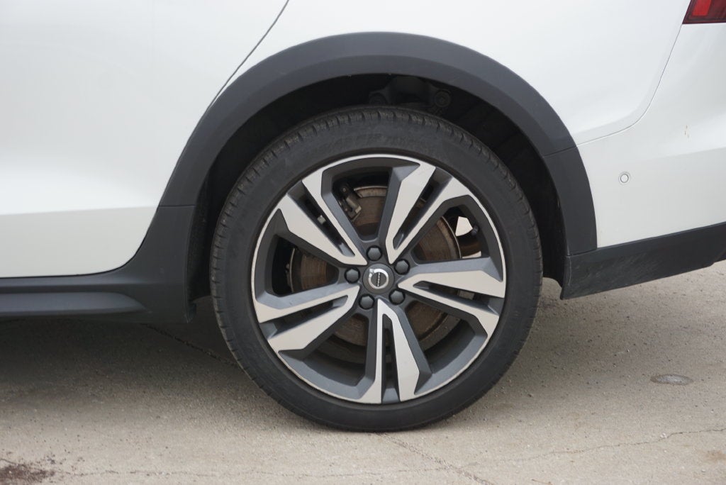 2025 Volvo V60 Cross Country B5 Plus